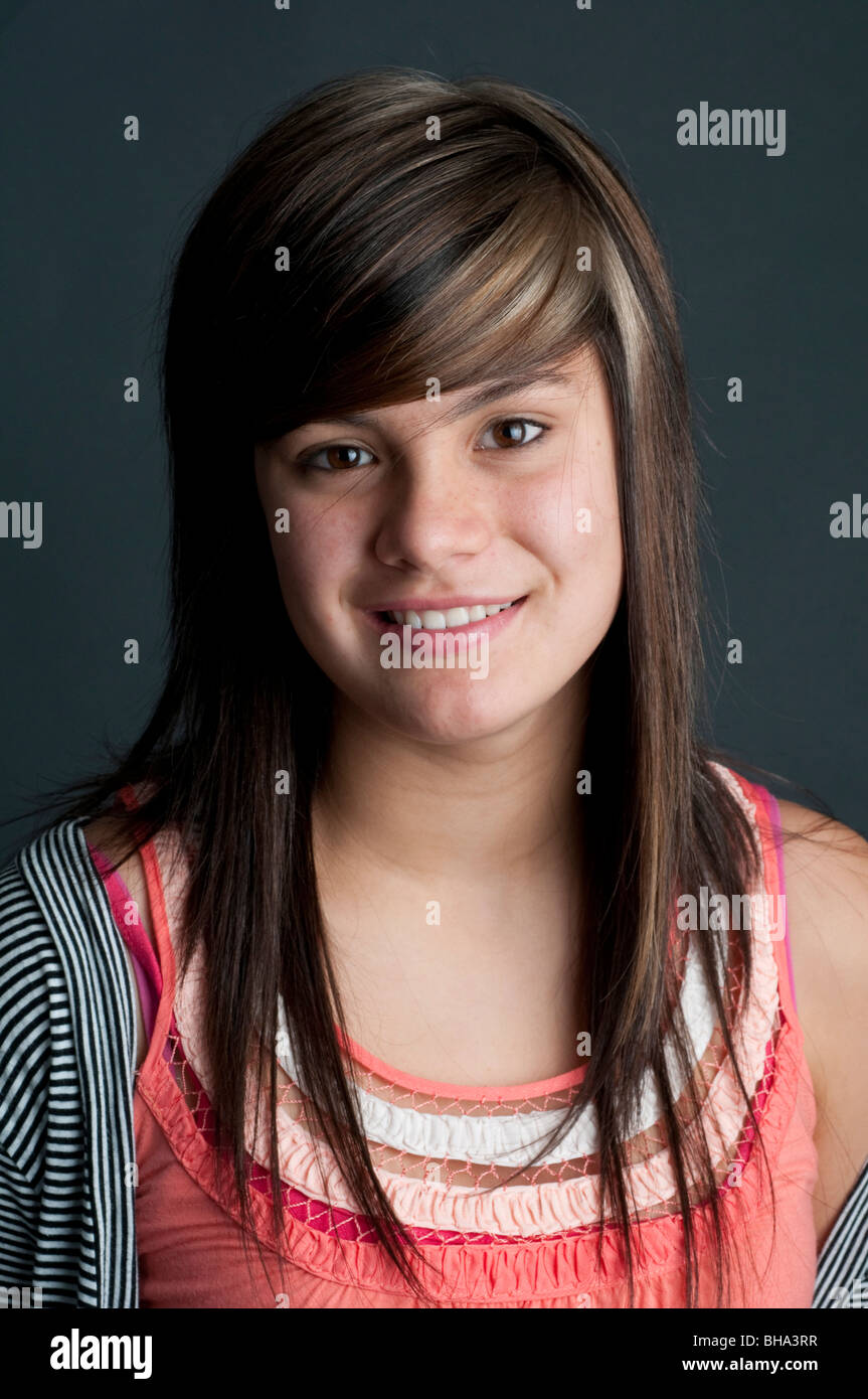 Piuttosto tredici anno vecchia ragazza Foto Stock