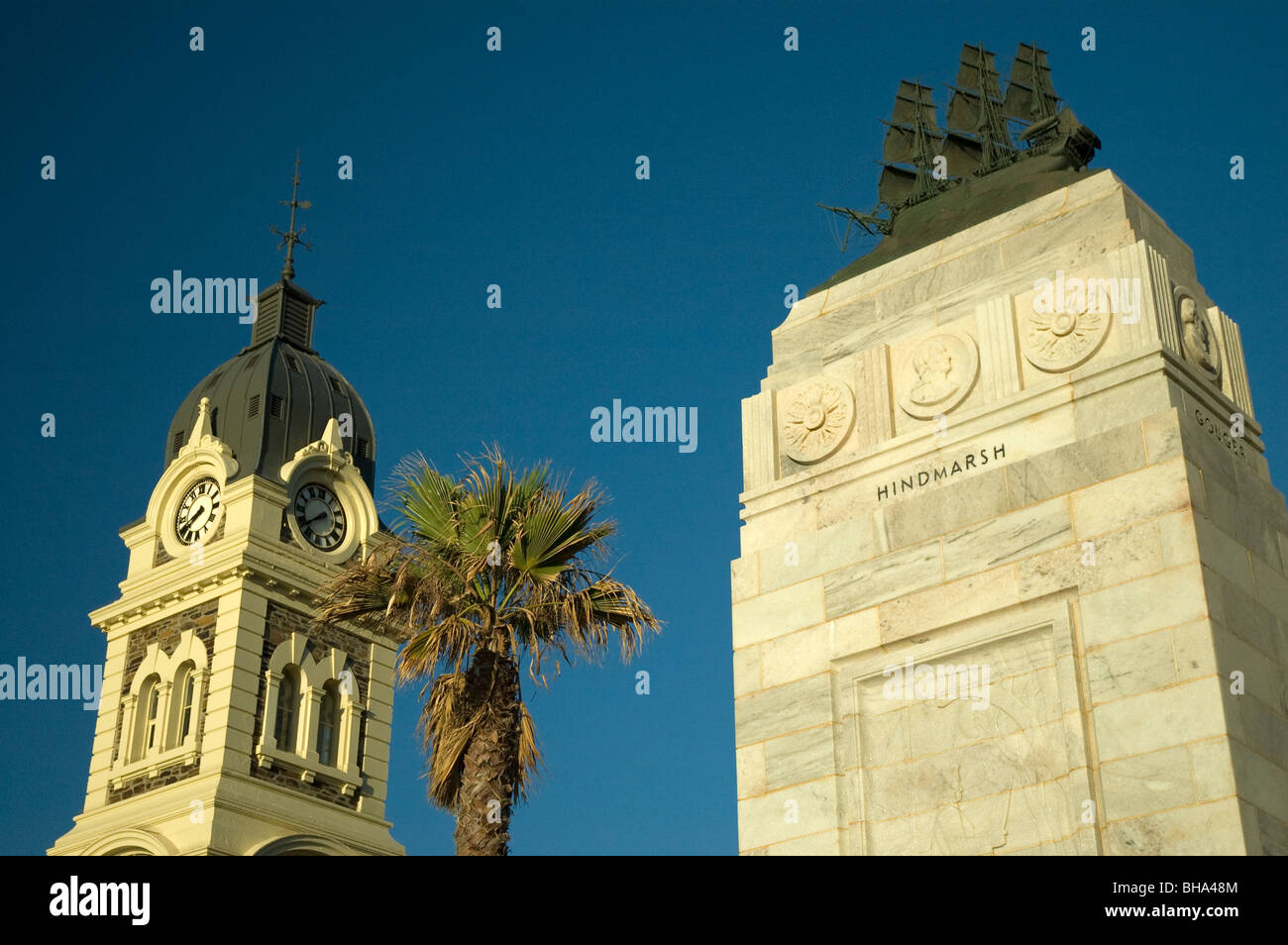 Town Hall e Pioneer memorial, Moseley Square, Glenelg, Adelaide, Australia del Sud Foto Stock
