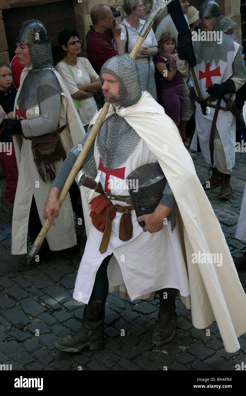 Cavaliere Templare, Festa Medievale il 14 luglio in Cordes-sur-Ciel, Tarn, Francia Foto Stock