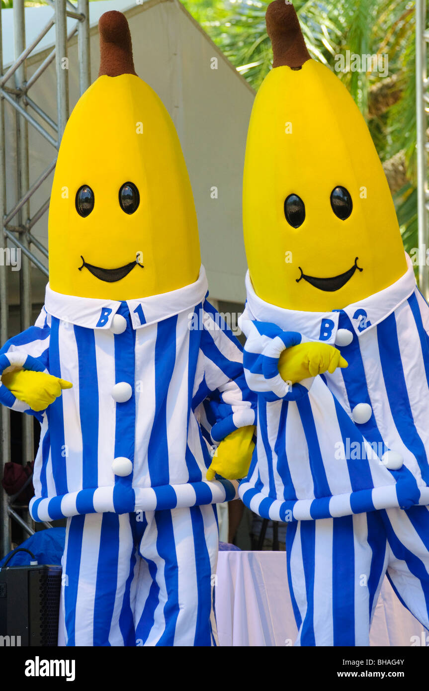 Le banane in pigiama, famosa pre-scuola per bambini personaggi televisivi,  agendo sulla fase; la TV dei ragazzi caratteri Foto stock - Alamy
