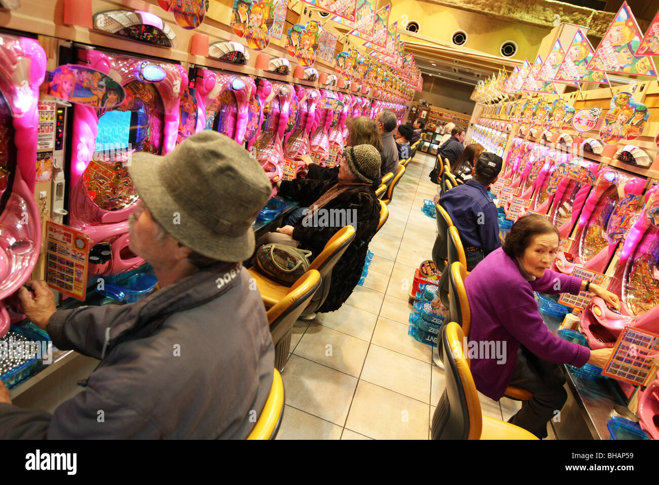 "Zent' pachinko salone di gioco d'azzardo, Toyota city, Giappone, Martedì, 29 gennaio 2008. Foto Stock