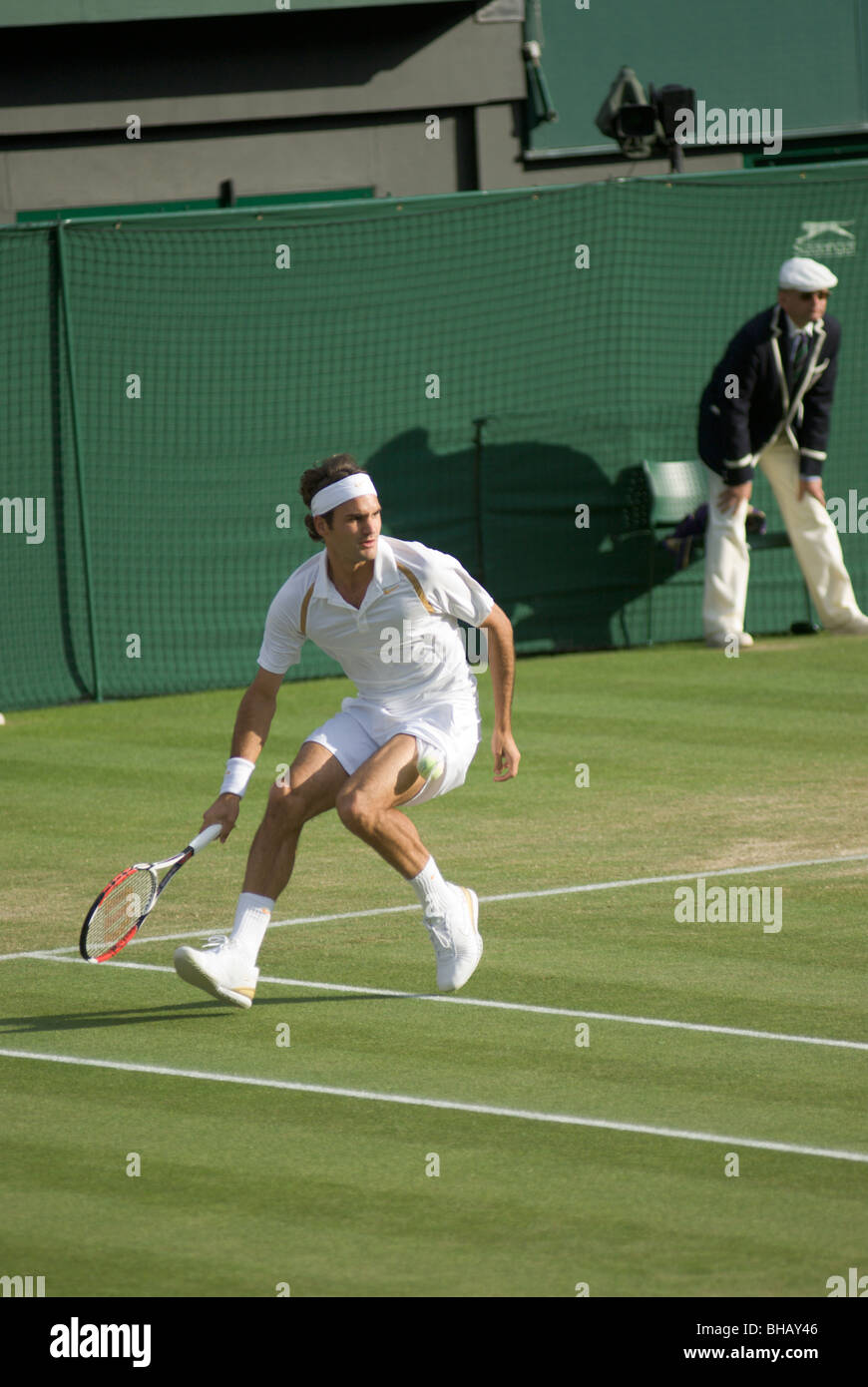 Roger Federer sul Centre Court Wimbledon. Foto Stock