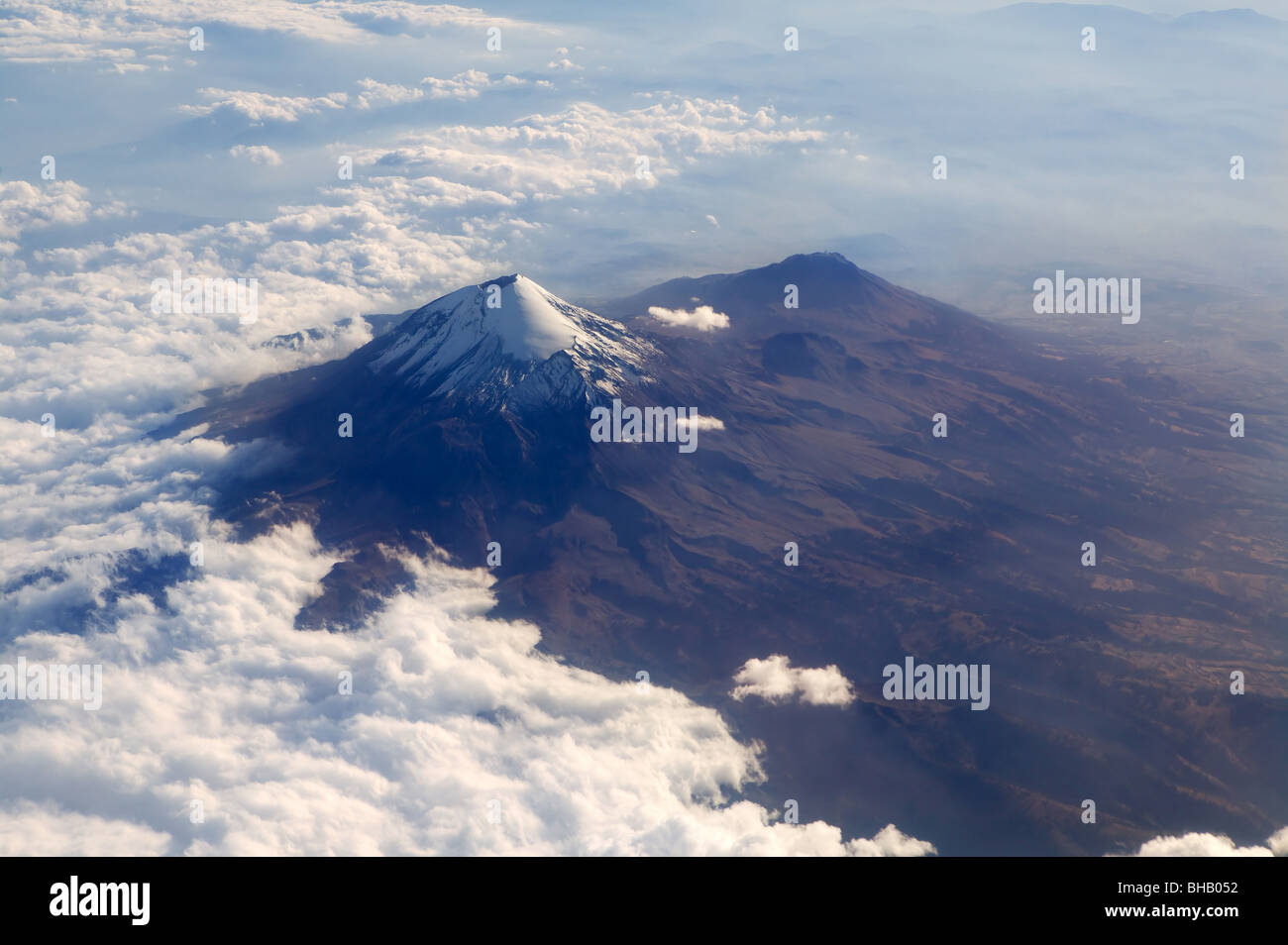 Vulcano Popocatepetl IN MESSICO DF città vista aerea da aeromobili Foto Stock