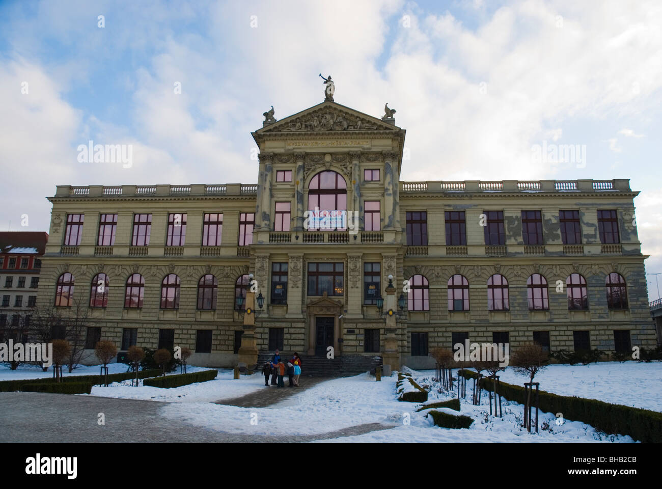 Muzeum Prahy il museo della città di inverno esterno Florenc Praga Repubblica Ceca Europa Foto Stock