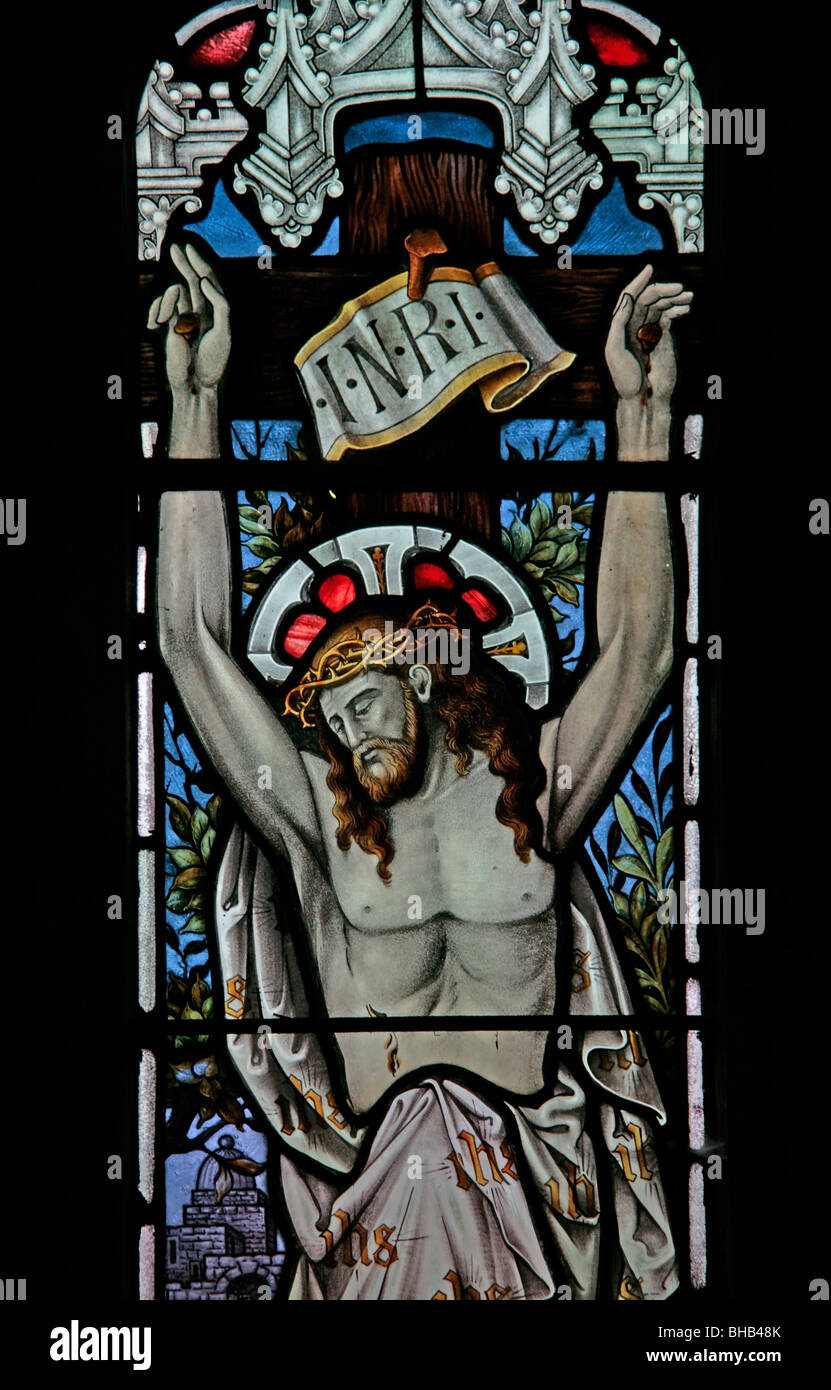 Particolare di una vetrata colorata raffigurante la Crocifissione di Gesù Cristo, Hawnby Church, North Yorkshire Foto Stock