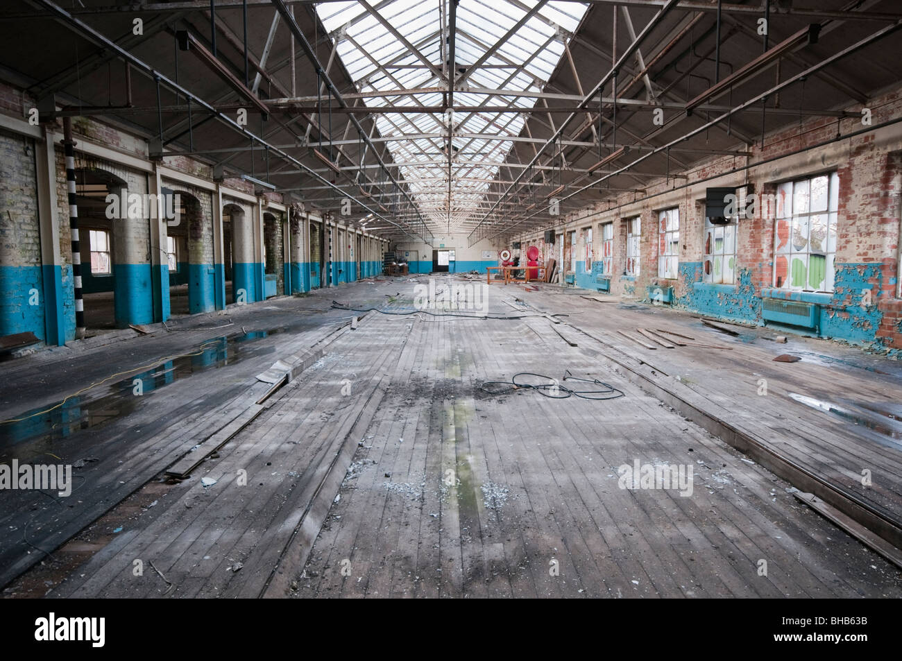 Interno di una fabbrica abbandonata, chiuse per circa dieci anni. Foto Stock