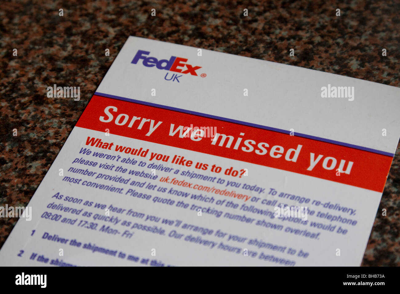 Fedex Avviso di consegna a sinistra quando un pacco o pacchetto potrebbe non essere consegnato, England, Regno Unito Foto Stock