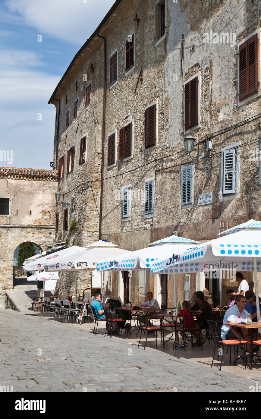Cafe cultura in Motovun Istria Croazia Foto Stock