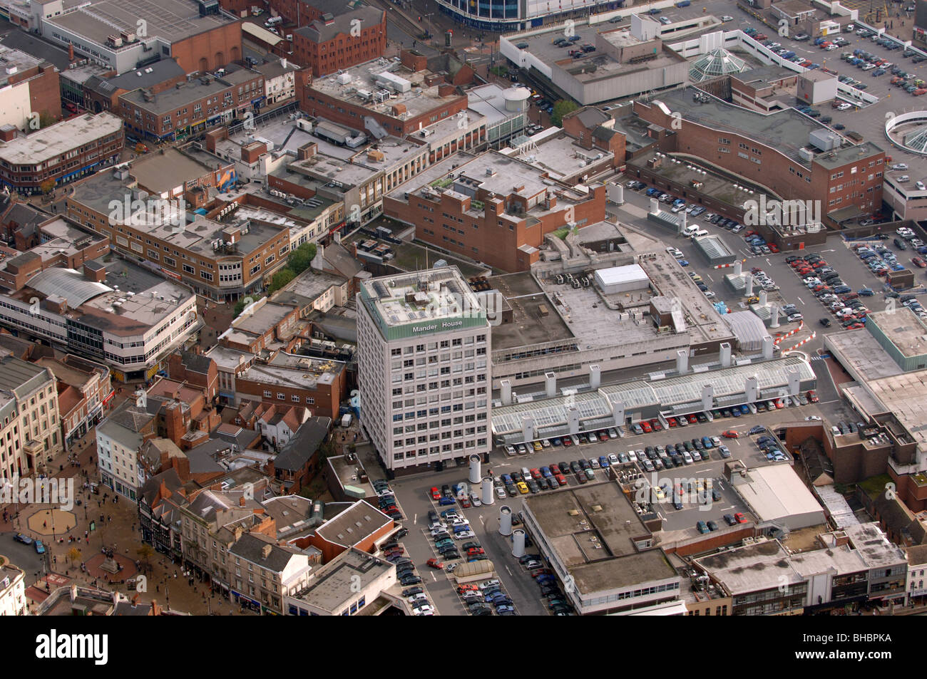 Una vista aerea di Wolverhampton con la Casa del Mander in centro e la parte inferiore di Queens Square a sinistra del centro citta' di Wolverhampton Foto Stock