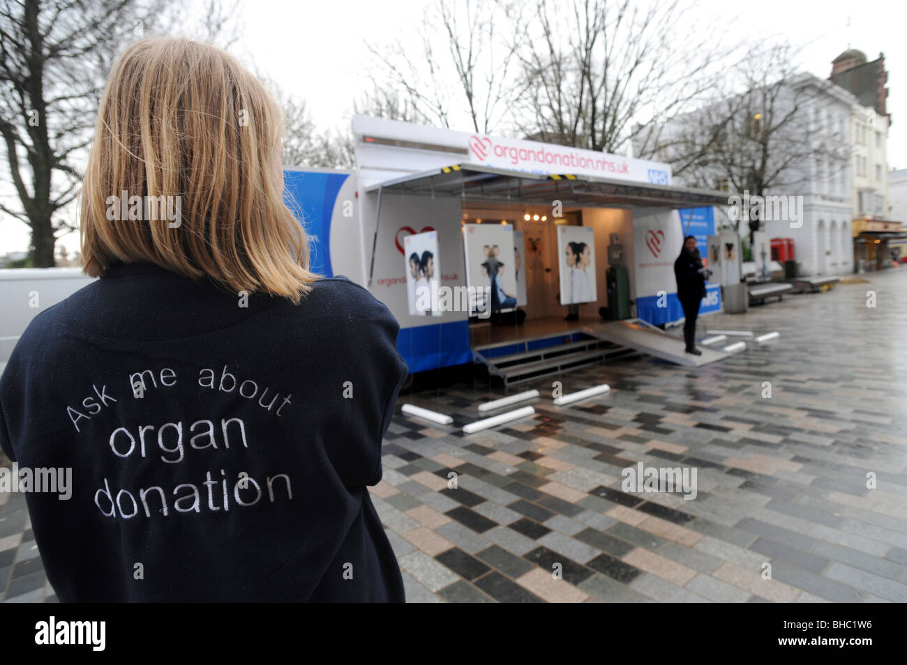 La donazione di organi roadshow nel centro di Brighton per incoraggiare le persone a iscriversi alla donazione di organi Foto Stock