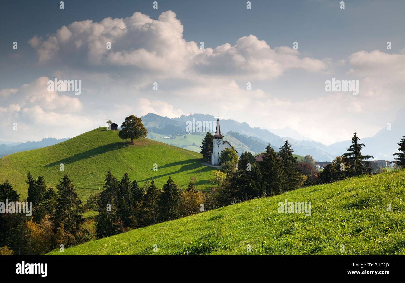 Chiesa sulla collina, Svizzera Foto Stock