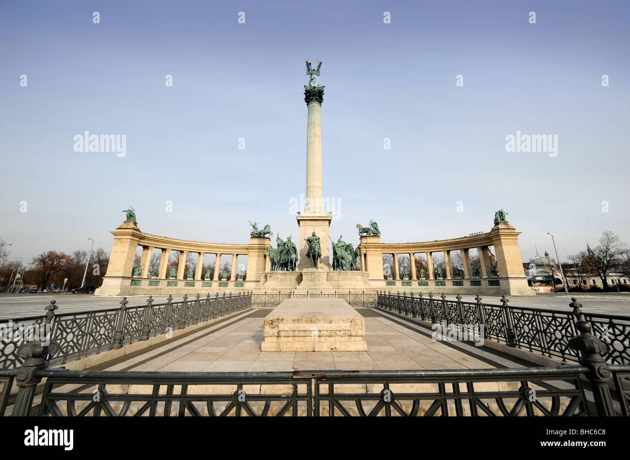 Piazza degli Eroi con il Monumento millenario ungherese di Budapest Foto Stock