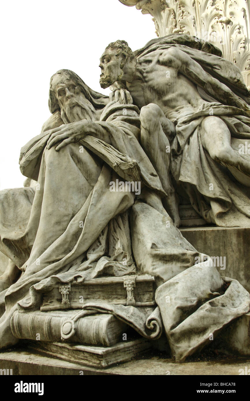 Mephistopheles allettante Dottor Faust. Dettaglio del monumento a Goethe a Villa Borghese, Roma. Foto Stock