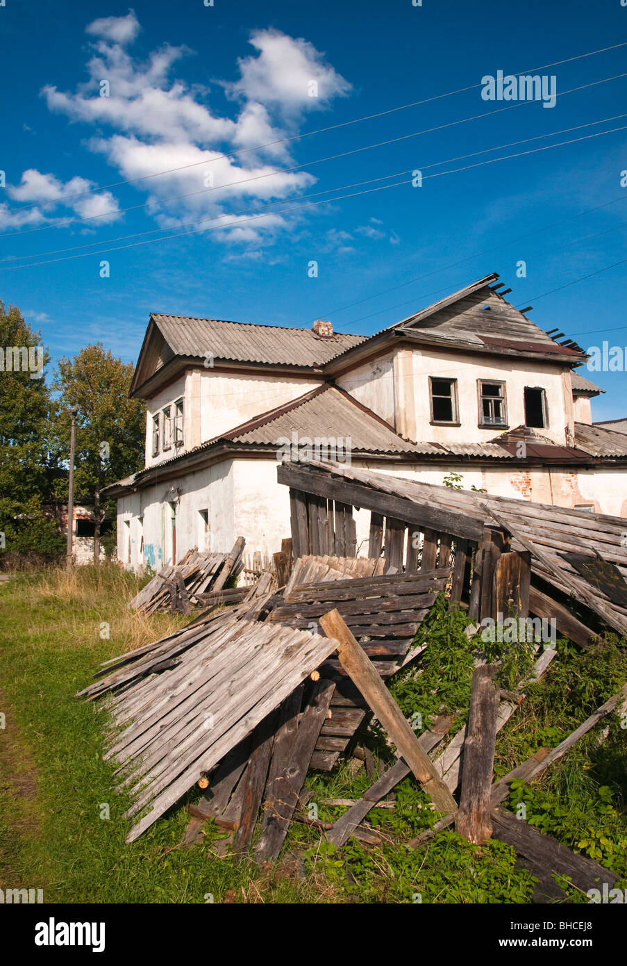 Edificio abbandonato Somino village, regione di Leningrado, Russia Foto Stock