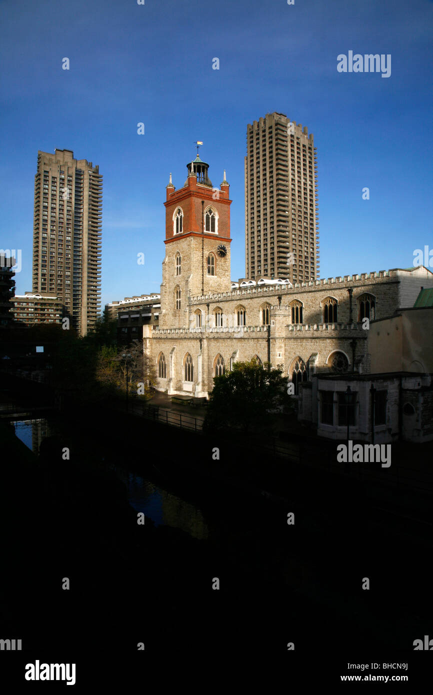 St Giles Cripplegate chiesa, Barbican, Londra, Regno Unito Foto Stock