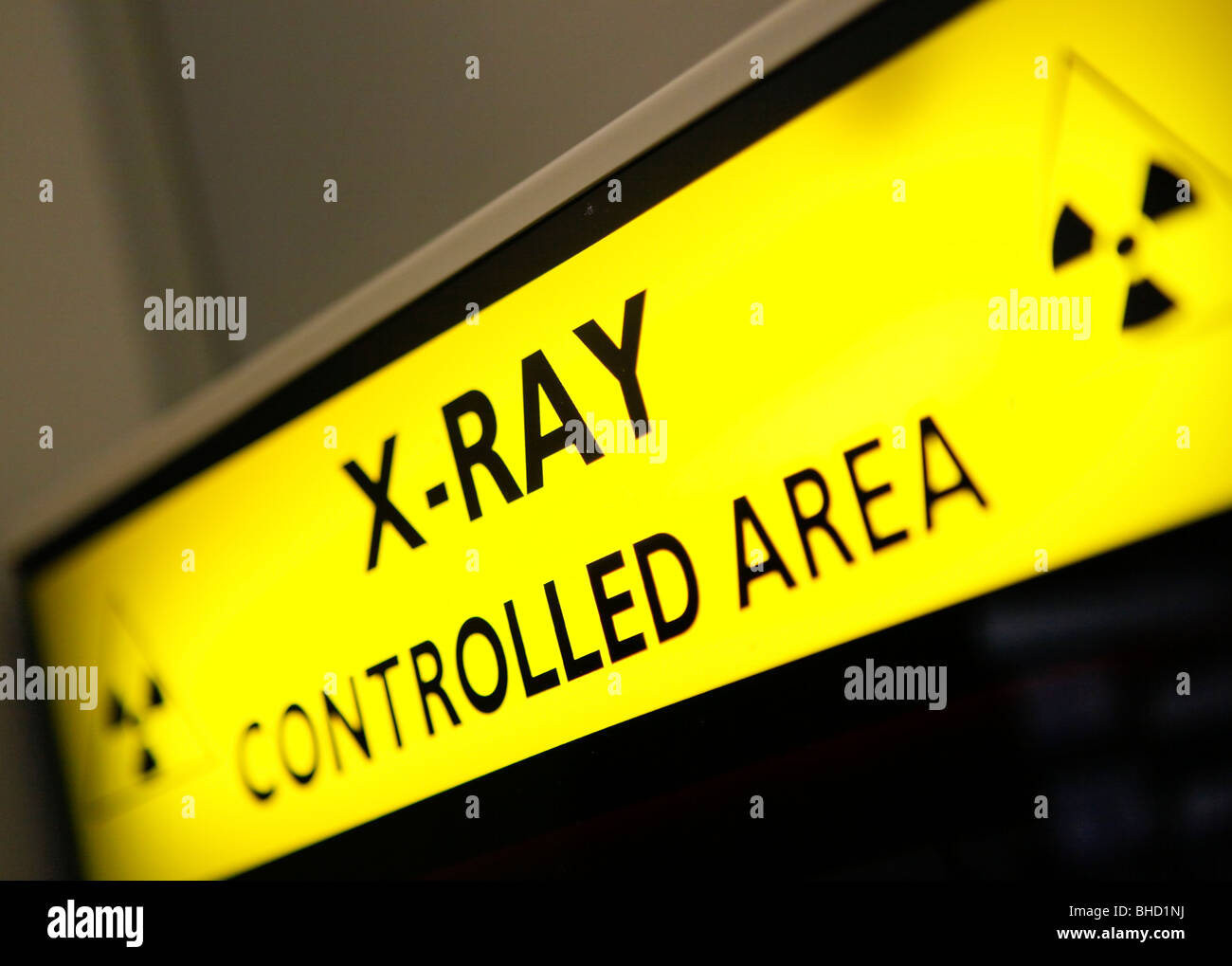 Xray segno, zona controllata in un ospedale di NHS. Foto Stock