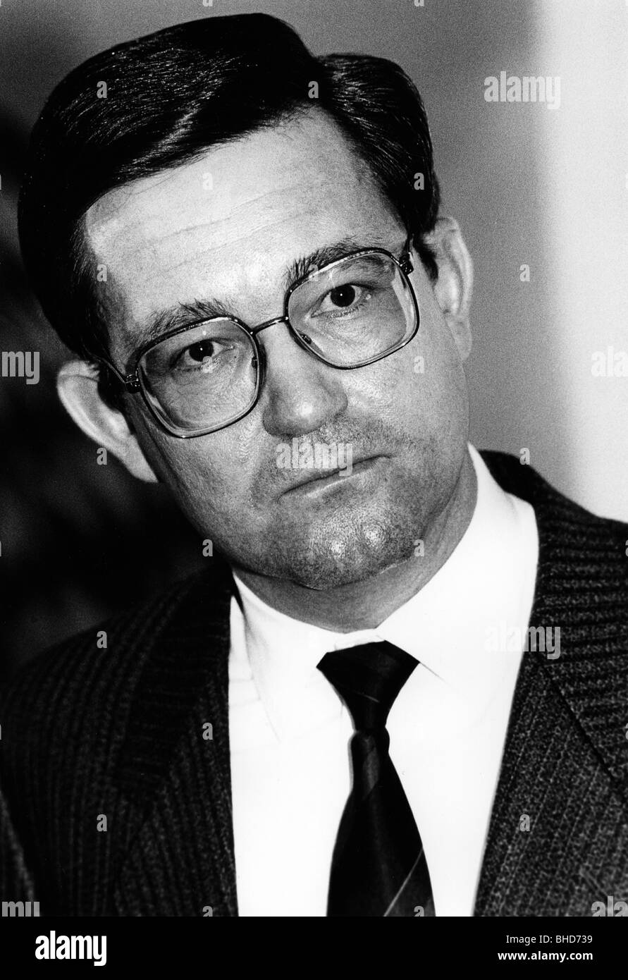 Spranger, Carl-Dieter, * 28.3.1939, politico tedesco (CDU), Segretario di Stato parlamentare al Ministero federale tedesco degli interni, ritratto, 1980s, Foto Stock