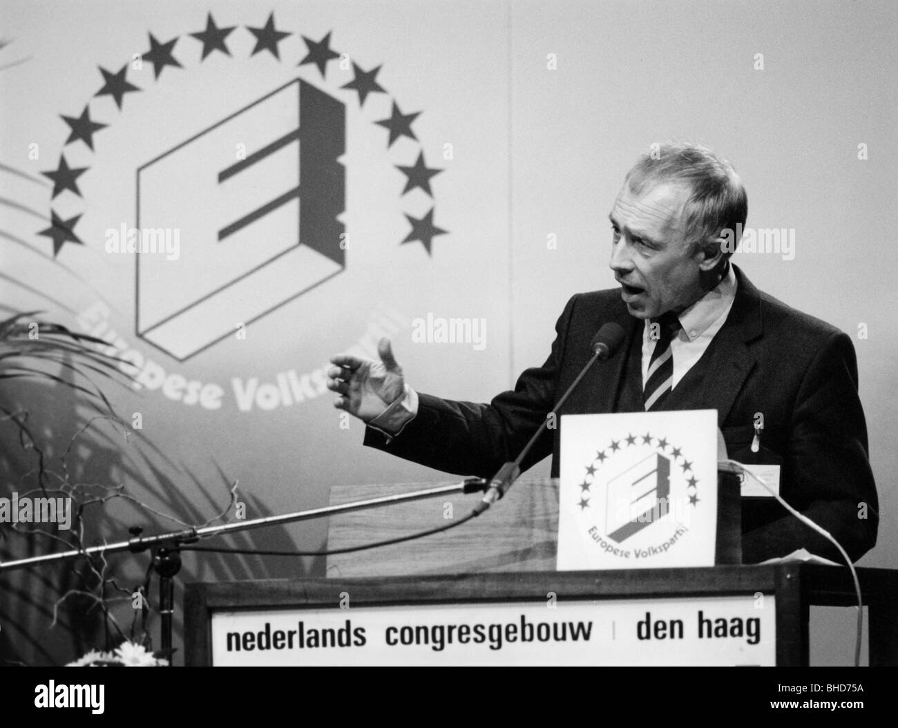 Geissler, Heiner, * 3.3.1930, politico tedesco (CDU), segretario generale della CDU 1977 - 1989, discorso, congresso del Partito Popolare europeo (PPE), 1986, Foto Stock