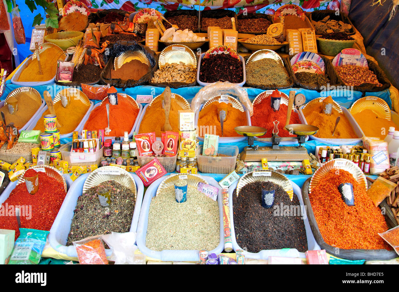 Pressione di stallo di spezie, Kairouan Medina, Kairouan, Kairouan Governatorato, Tunisia Foto Stock