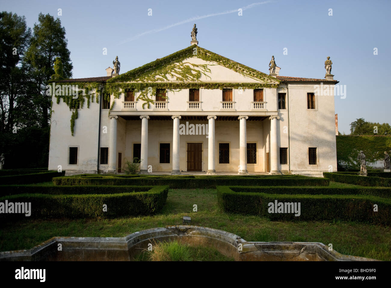 Europa Italia Veneto Vicenza Villa Valmarana Lisiera Andrea Palladio statue giardino Patrimonio Mondiale UNESCO storia dell'architettura. Foto Stock