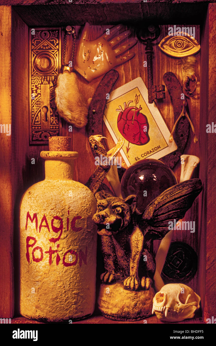 Assortimento di oggetti magici Foto Stock