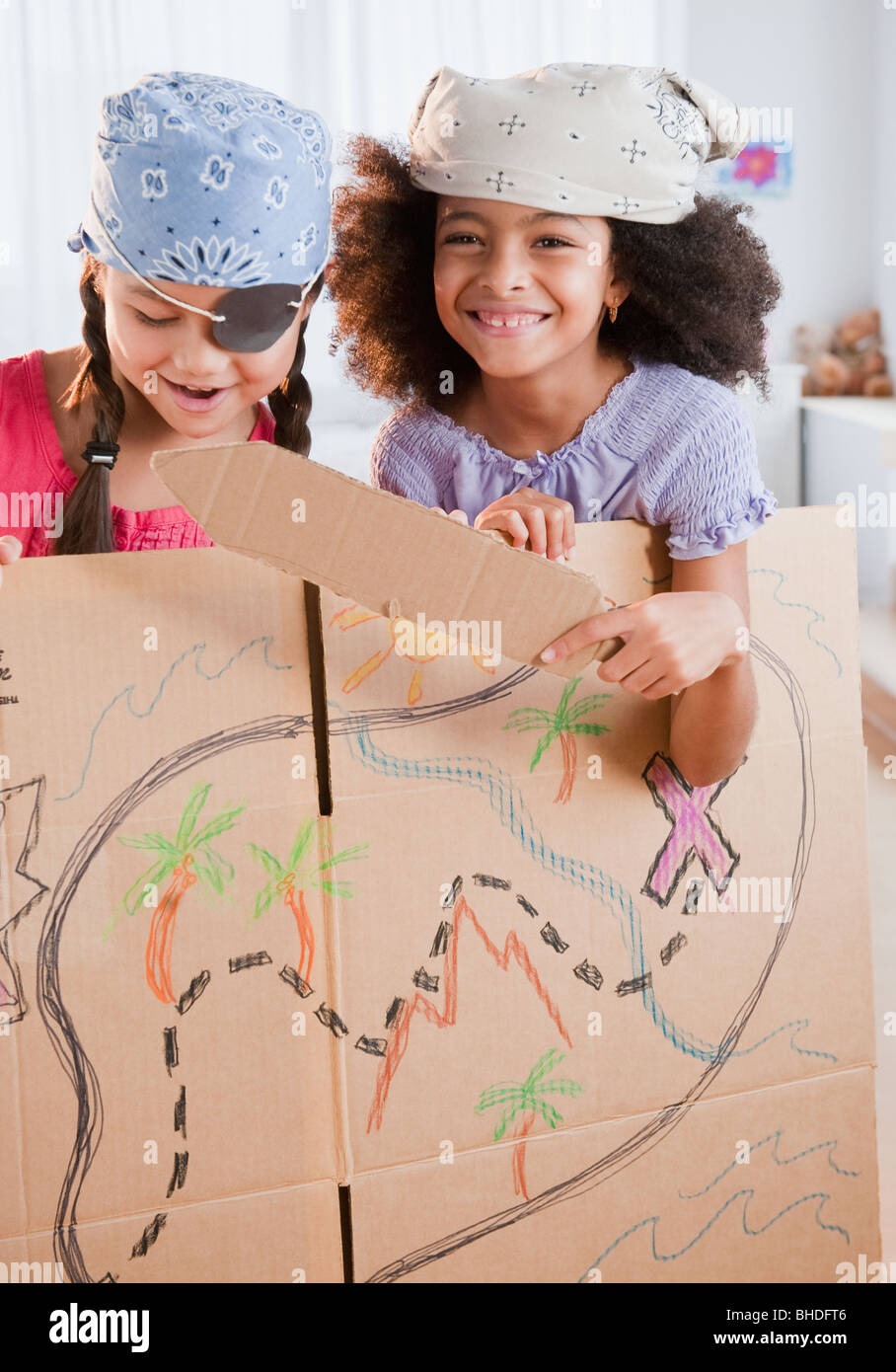 Ragazze vestirsi come pirati Foto Stock