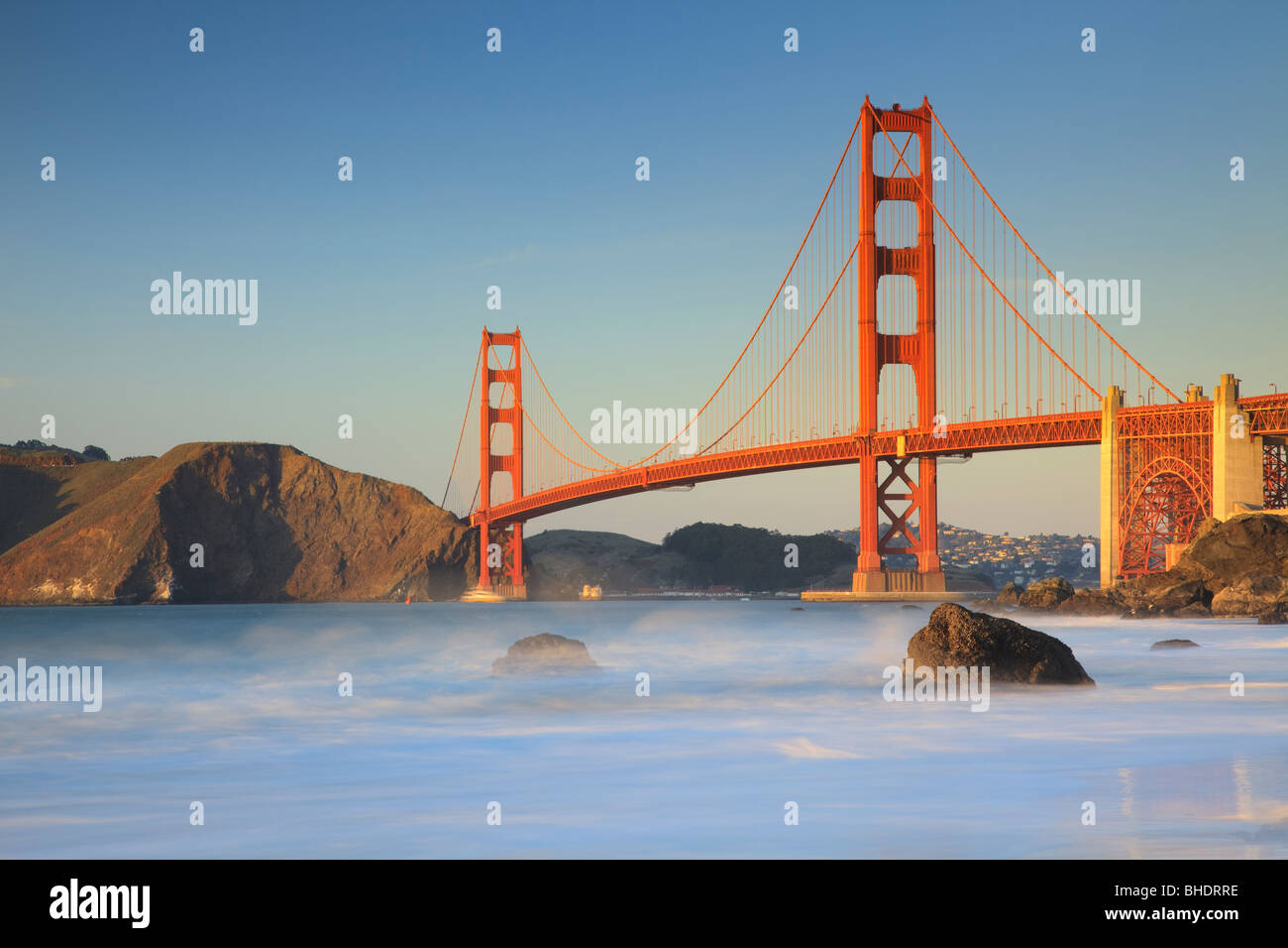 Golden Gate Bridge visto dal fornaio Beach Foto Stock