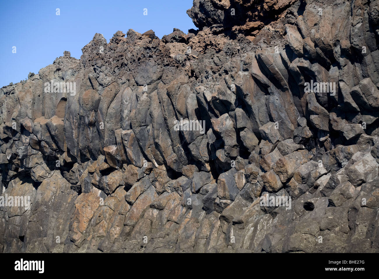 L'Italia, Sicilia, isola di Pantelleria, rocce vulcaniche, costa, mare Foto Stock