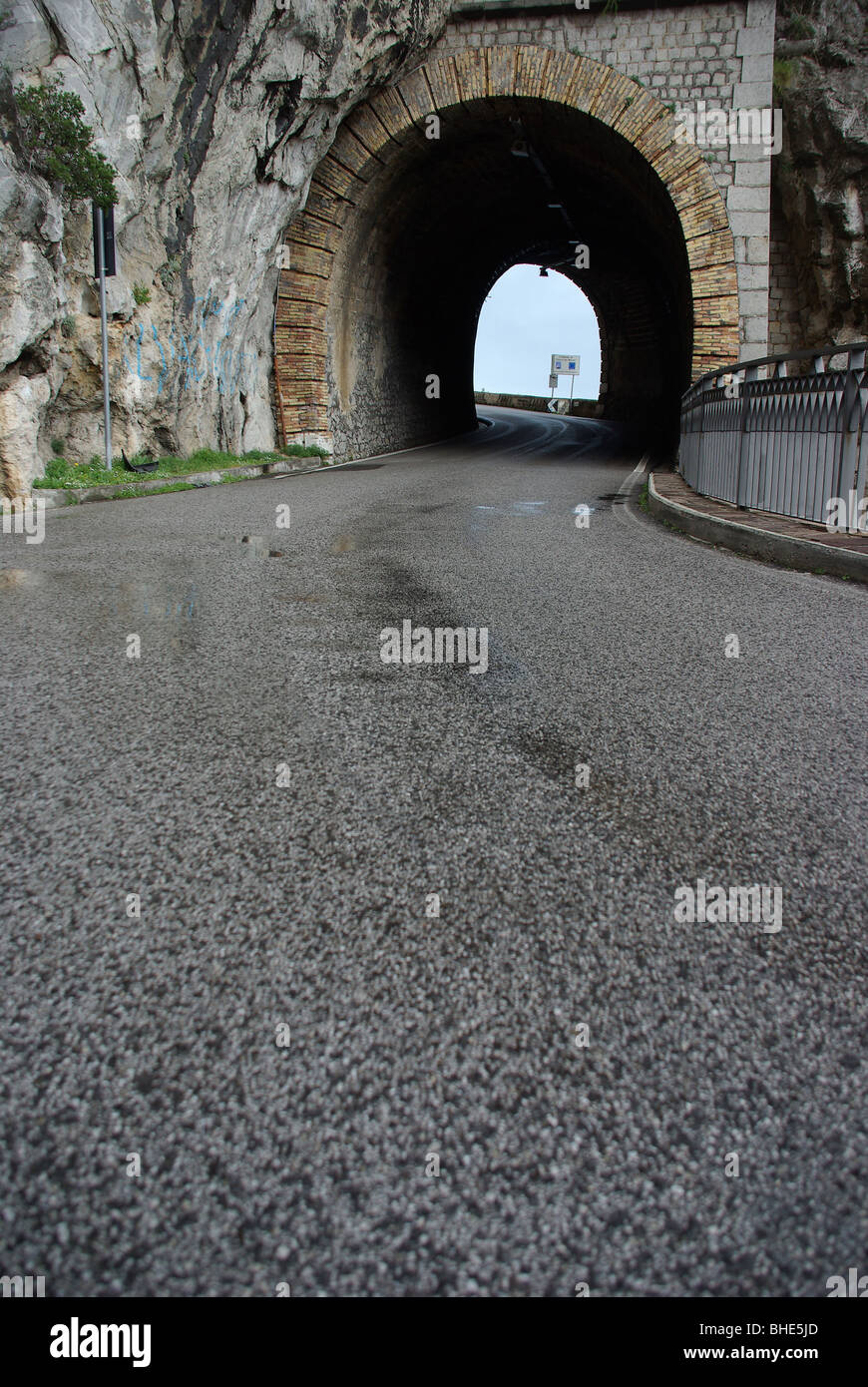 Amalfi Coast Road vicino a Positano, Campania, Italia Foto Stock