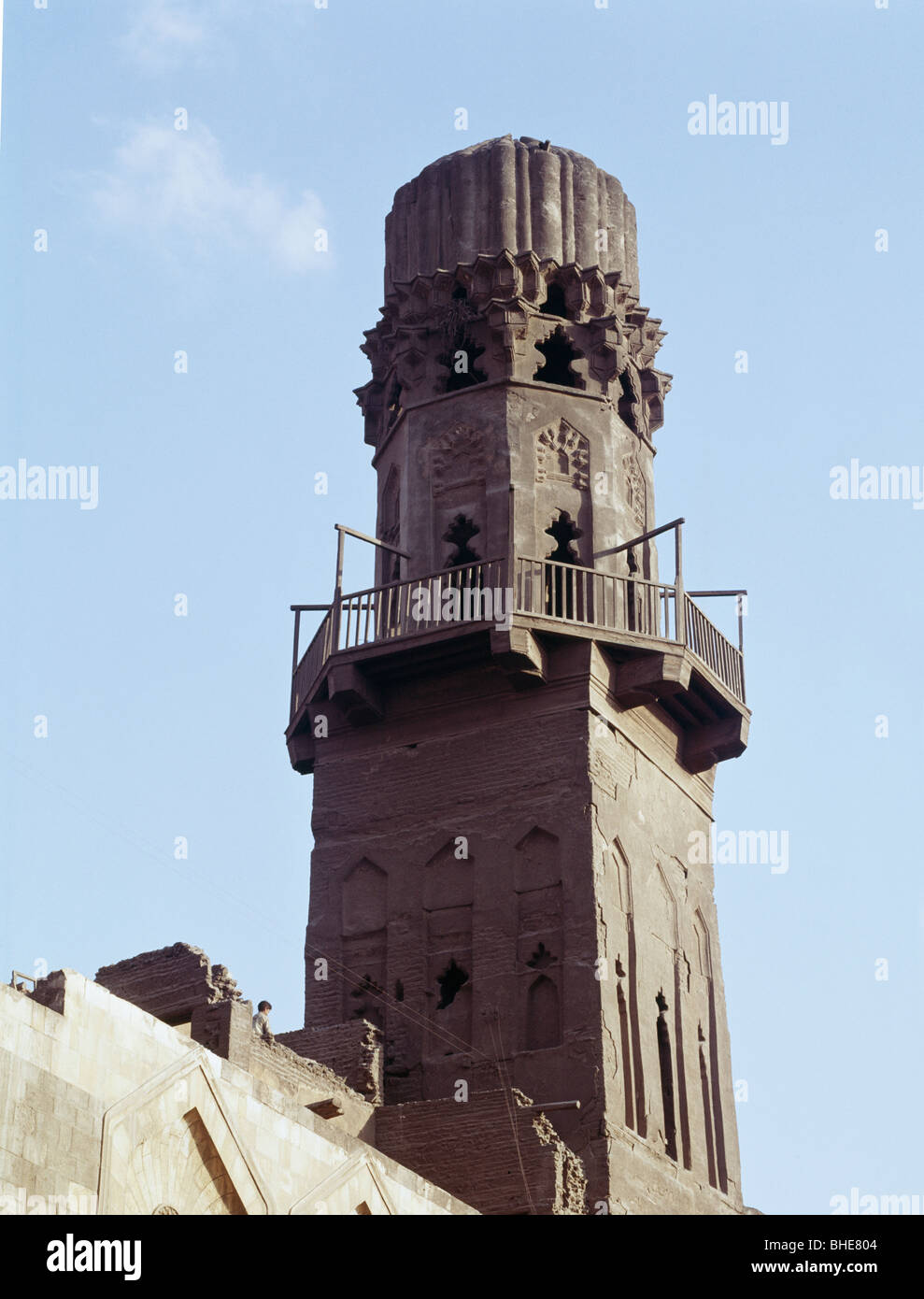La Madrasa di Sultan El-Salih Nadjn Al-Din Ayyub, Cairo, il minareto. 1243 Annuncio Foto Stock
