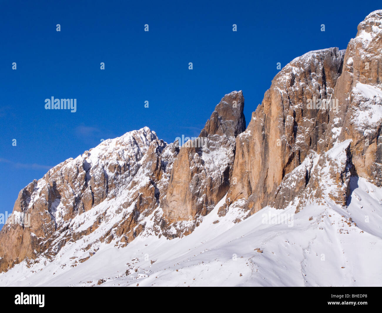 Dolomiti d'inverno. Vicino a Selva di Val Gardena, Italia. Foto Stock