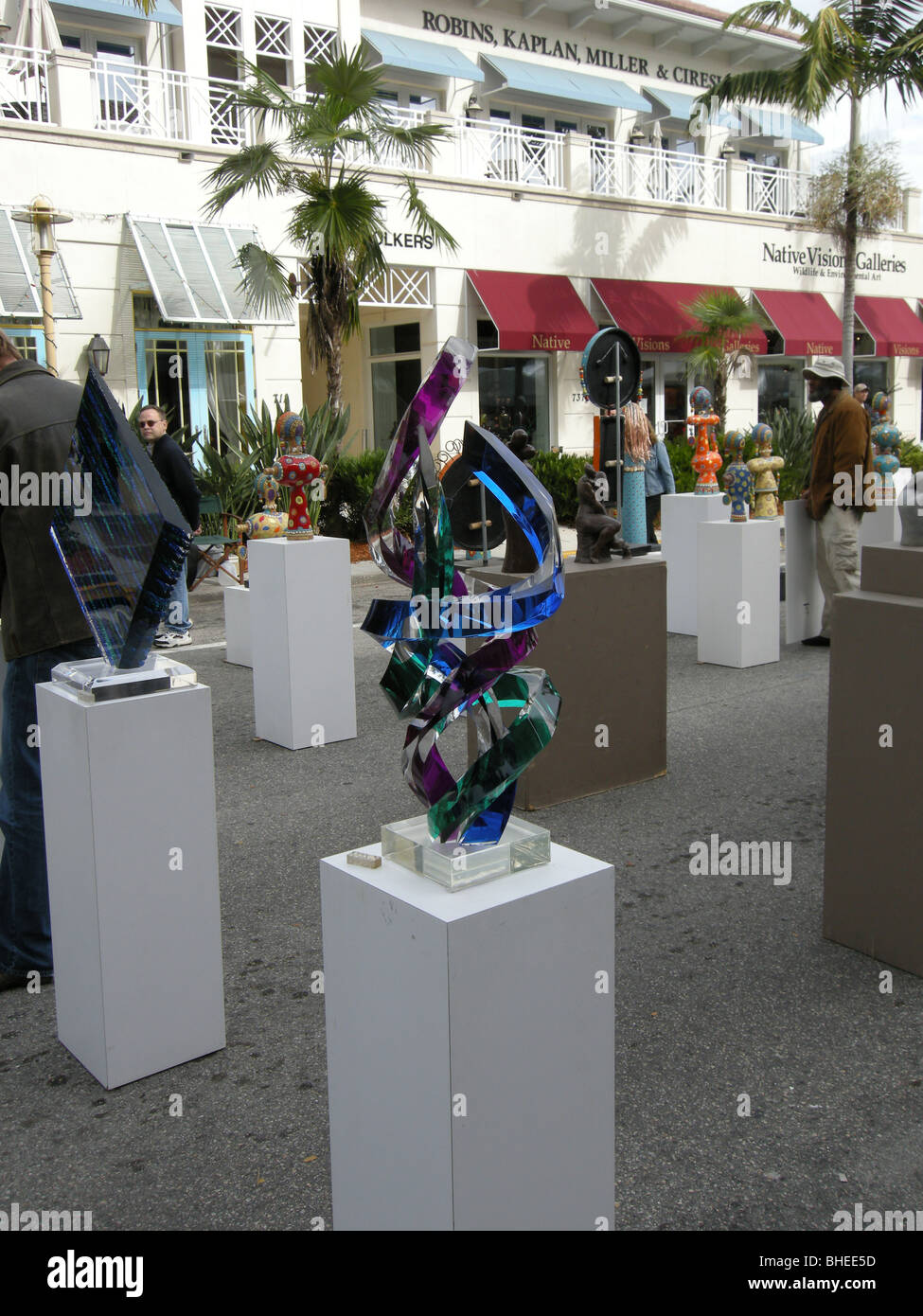 Open air art show sulla Fifth Ave South Naples, Florida USA Foto Stock