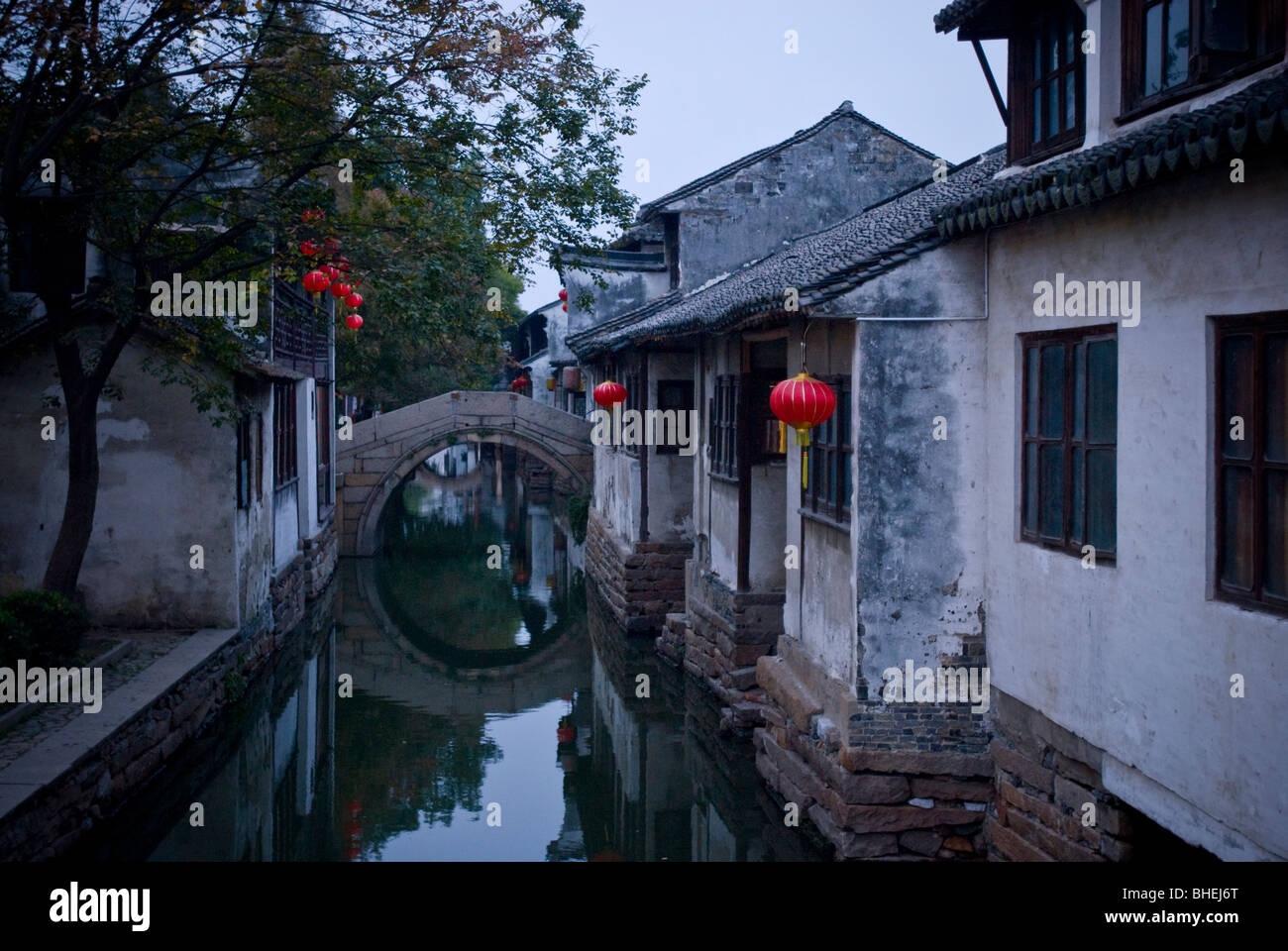 La Venezia della Cina, Zhouzhuang, provincia dello Jiangsu, Cina e Asia Foto Stock