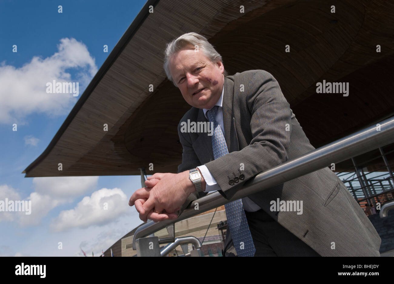 Signore Dafydd Elis-Thomas presiedere ufficiale nell'Senedd della National Assembly for Wales Foto Stock