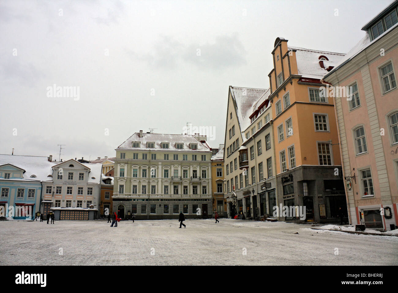 L'inverno in Old Town Hall Square - Raekoja plats Tallinn, Estonia. Foto Stock