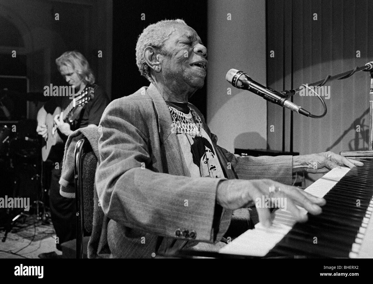 Champion Jack Dupree, blues cantante e pianista da New Orleans durante un concerto, 1991, Schwerin, Meclemburgo-Pomerania Occidentale Foto Stock