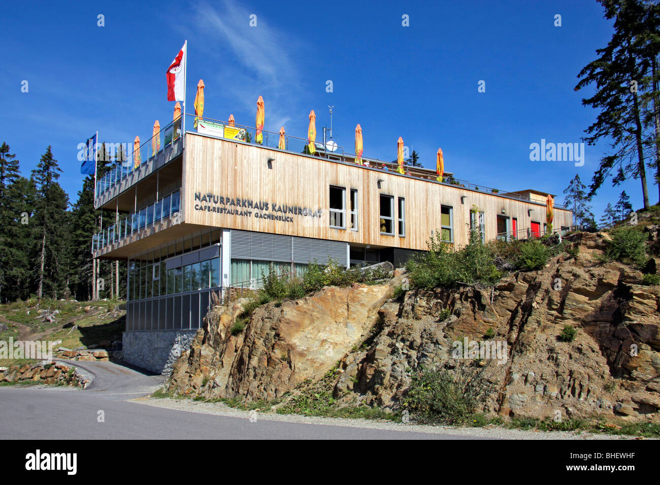 Austria Tirolo Naturparkhaus su Piller Sattel, Osterreich, Tirol, Naturparkhaus Kaunergrat, Pillerhoehe Foto Stock