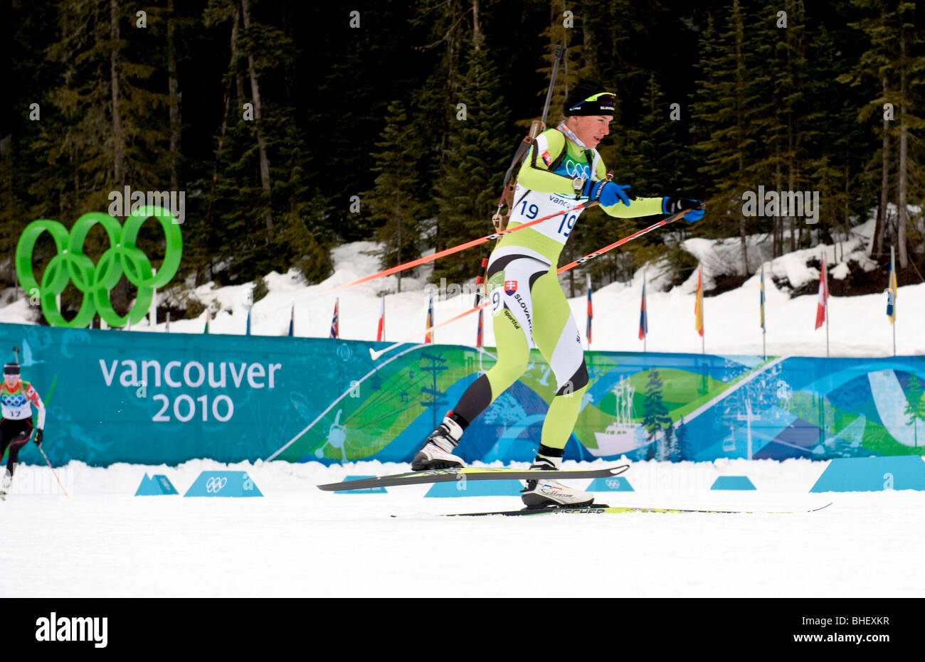 Anastazia Kuzmina di svk, medaglia d'oro, durante le gare di Biathlon per donna 7.5K Sprint di Whistler Olympic Park Foto Stock