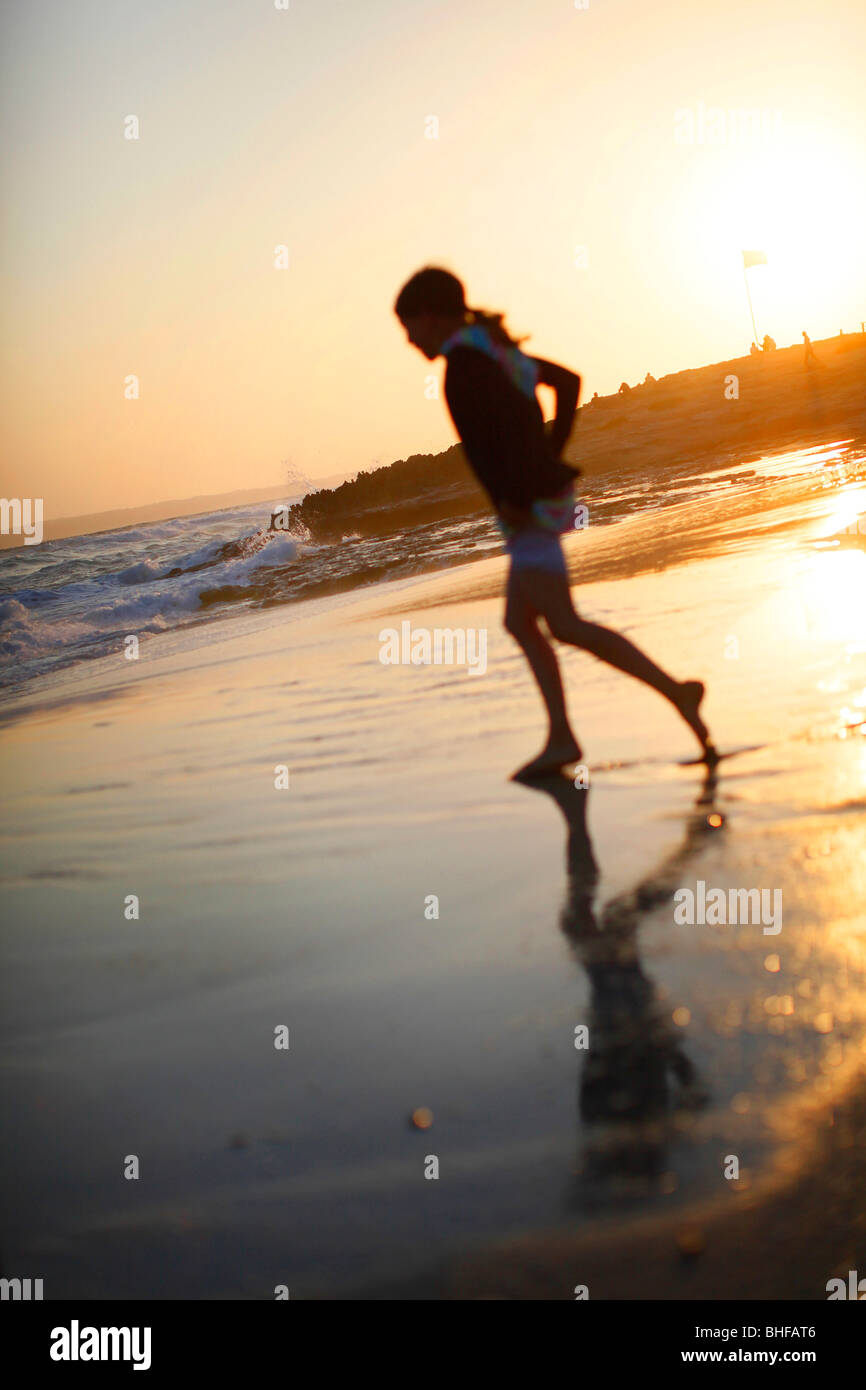 Ragazza Sulla Spiaggia Al Tramonto Es Arenals Formentera