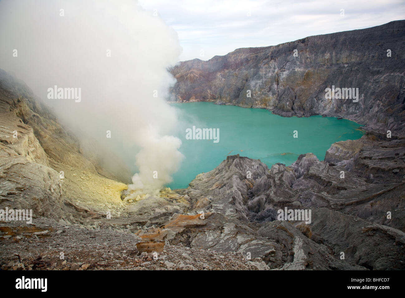 Kawah Ijen lago di zolfo su isola di Giava, in Indonesia Foto Stock