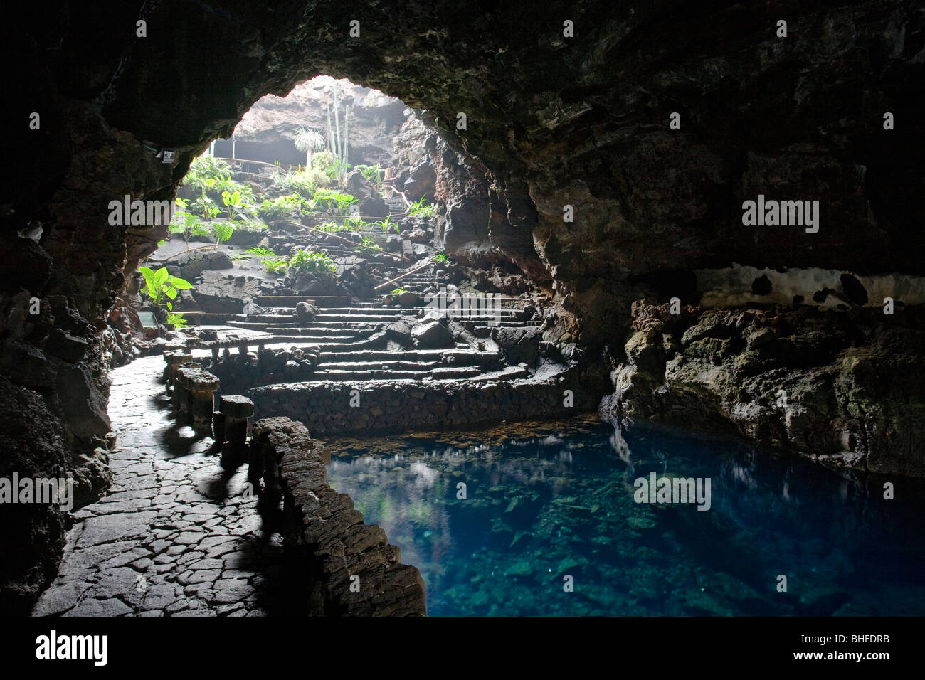 Grotta Vulcanica con il lago di acqua salata, Jameos del Agua, cava tunnel lava, architetto Cesar Manrique, Riserva della Biosfera dall'UNESCO, Lan Foto Stock