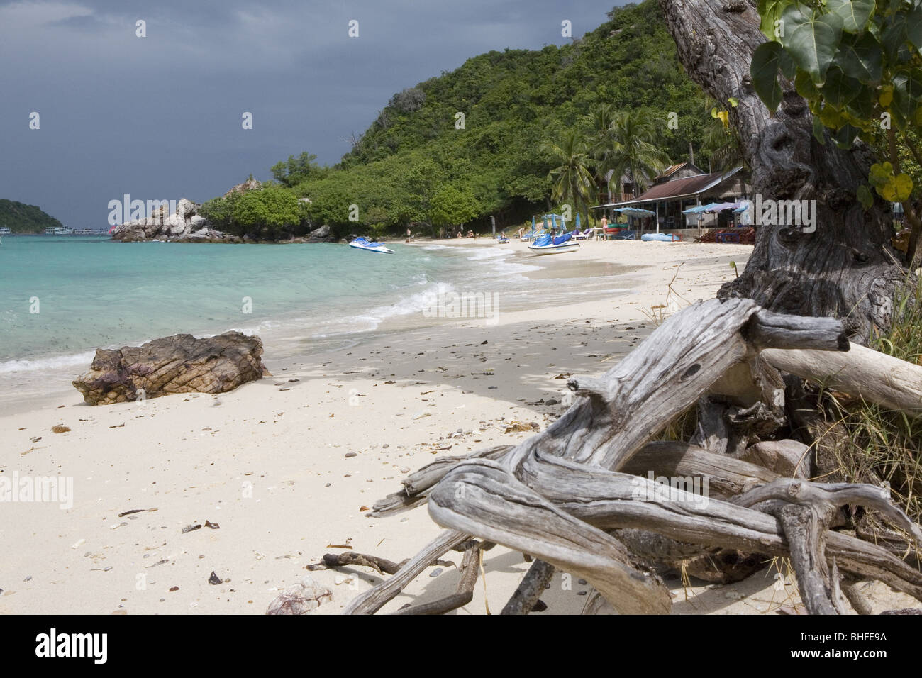 Spiaggia di sabbia su Koh Larn isola, Chonburi Provincia, Golfo di Thailandia, Tailandia, Asia Foto Stock