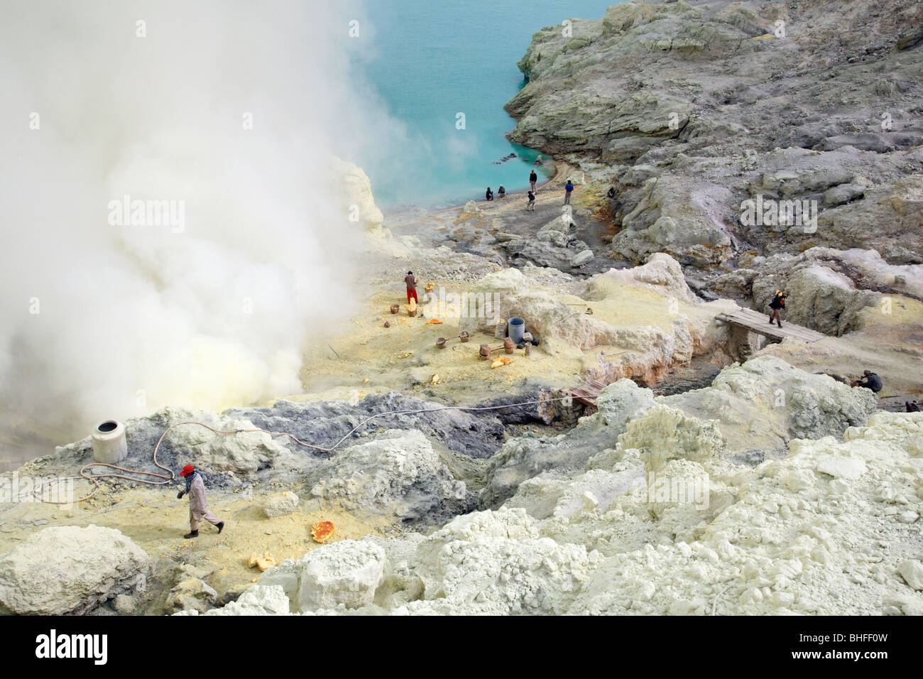 Kawah Ijen lago di zolfo su isola di Giava, in Indonesia Foto Stock