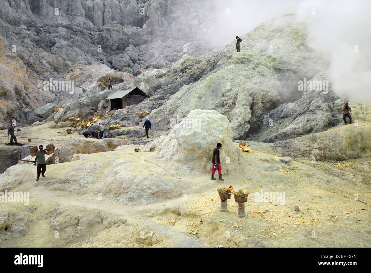 Kawah Ijen lago di zolfo su isola di Giava, in Indonesia Foto Stock