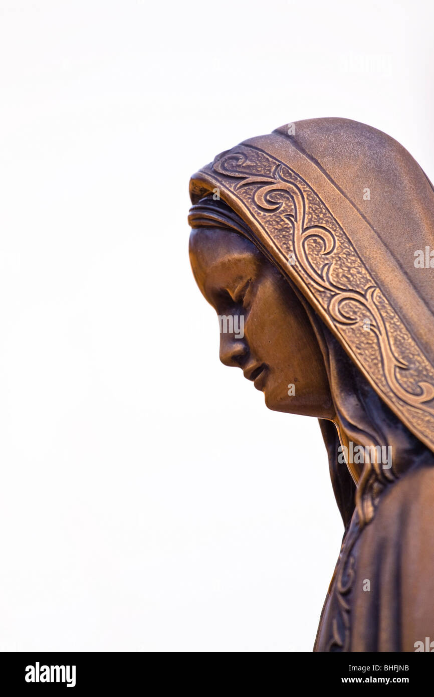 In bronzo statua di Maria, Marbella, Andalusia, Spagna Foto Stock
