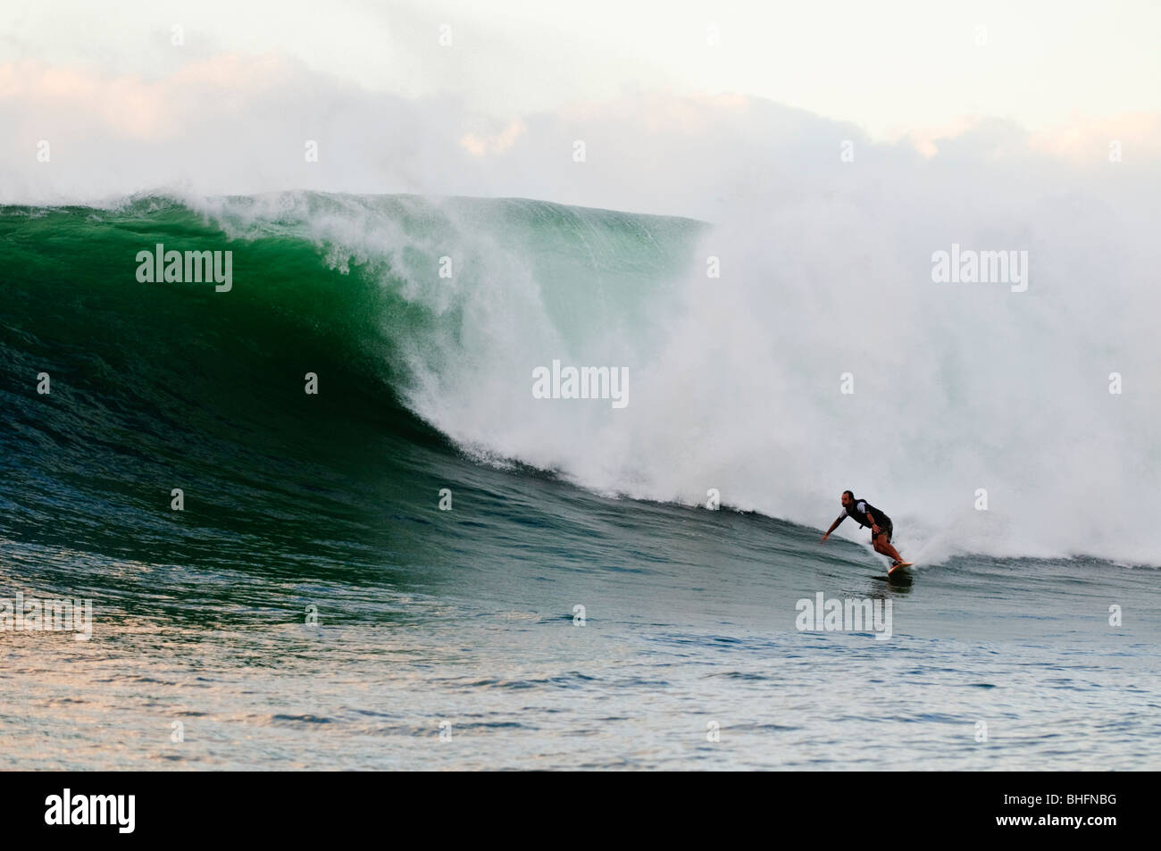Tow-in surfing, Hawaii Foto Stock