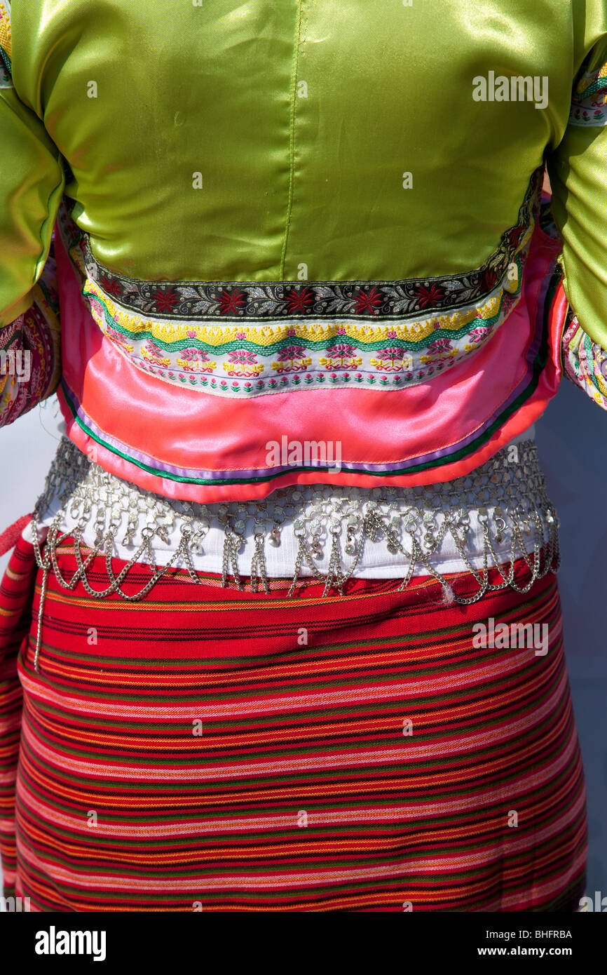 Fiori in mostra, antica e moderna arte floreale allegramente decorate adornato, sfilata di carri allegorici realizzati con fiori colorati; xxxiv Chiang Mai Festival dei Fiori. Foto Stock