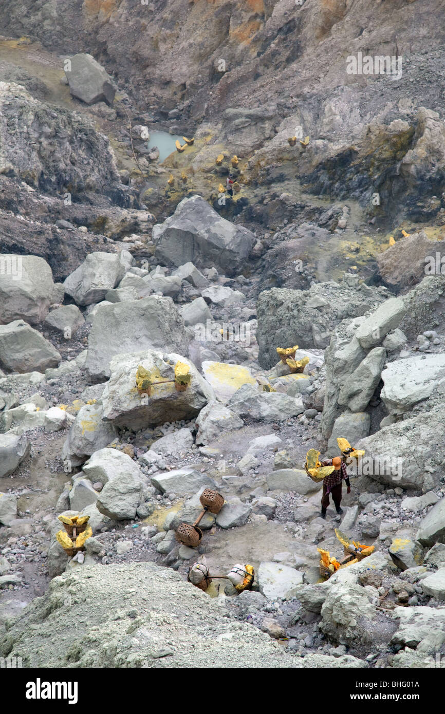 Kawah Ijen lago di zolfo su isola di Giava, in Indonesia Foto Stock