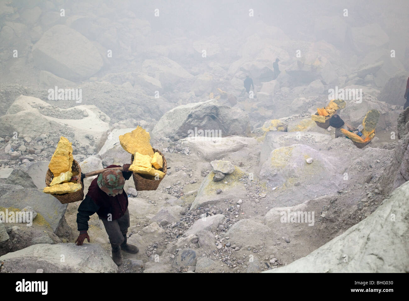 Kawah Ijen lago di zolfo su isola di Giava, in Indonesia Foto Stock