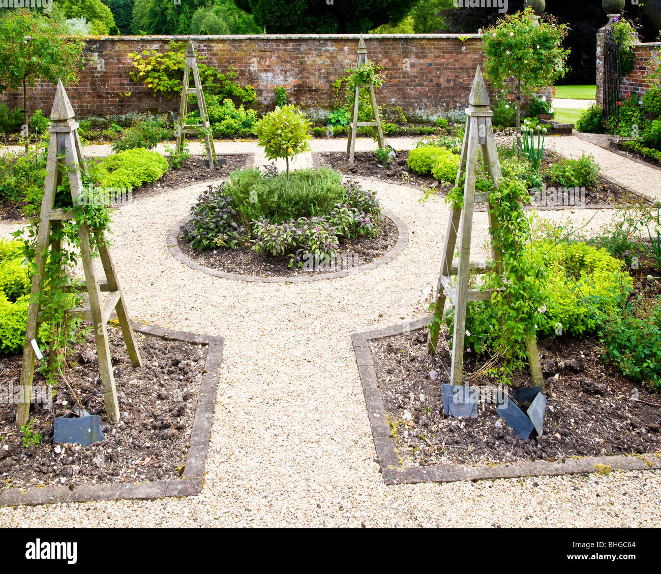 Cucina formale o giardino di erbe nella motivazione di una casa di campagna Inglese o manor. Foto Stock